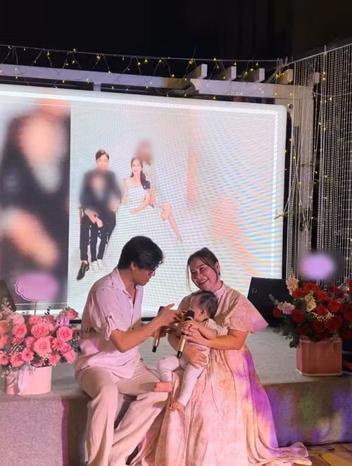 Bé Eric là đứa con thứ ba của Ngọc Tiền nhưng là con đầu lòng của tài tử phim Cá rô, anh yêu em. Ảnh: FB Ngọc Tiền.