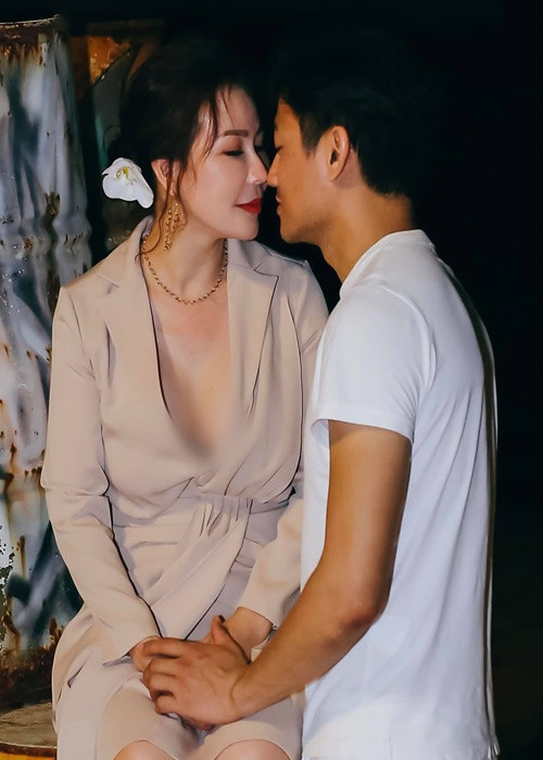 Năm 2019, Quý Bình cầu hôn Ngọc Tiền vào dịp sinh nhật của cô. Ảnh: FB Ngọc Tiền.