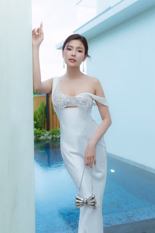 Thúy Diễm luôn chăm chút ngoại hình mỗi khi xuất hiện trước công chúng.