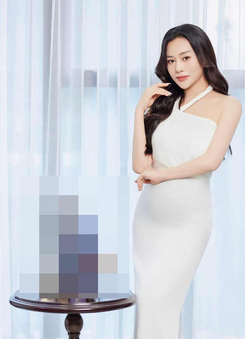 Nữ diễn viên phim Quỳnh búp bê tự tin mặc bó sát sau khi giảm cân thành công. Ảnh: FB Phương Oanh.