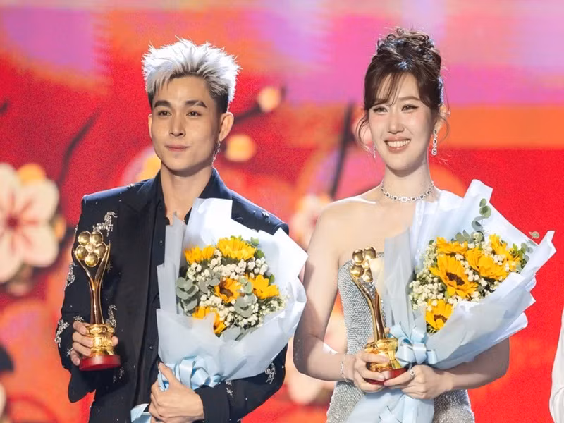 Với vai diễn chính trong phim 7 năm chưa cưới sẽ chia tay, Thúy Ngân được vinh danh hạng mục Nữ diễn viên được yêu thích nhất ở giải Mai Vàng. Ảnh: Znews.