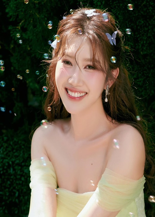 Diễn xuất của Thúy Ngân ngày càng tiến bộ. Cô không còn bị chê là "bình hoa di động" trên màn ảnh. Ảnh: FB Thúy Ngân.