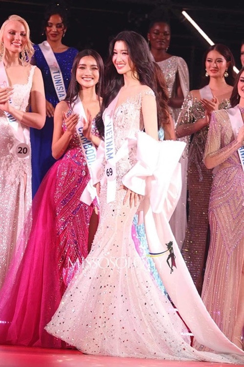 Phương Nhi lọt top 15 Miss International 2023 cùng các đại diện Thái Lan, Panama, Mexico, Peru, Hy Lạp, Bờ Biển Ngà, Bolivia, CH Dominica, Puerto Rico, Philippines, Colombia, Hong Kong, Venezuela và Malaysia. Ảnh: Missosology.