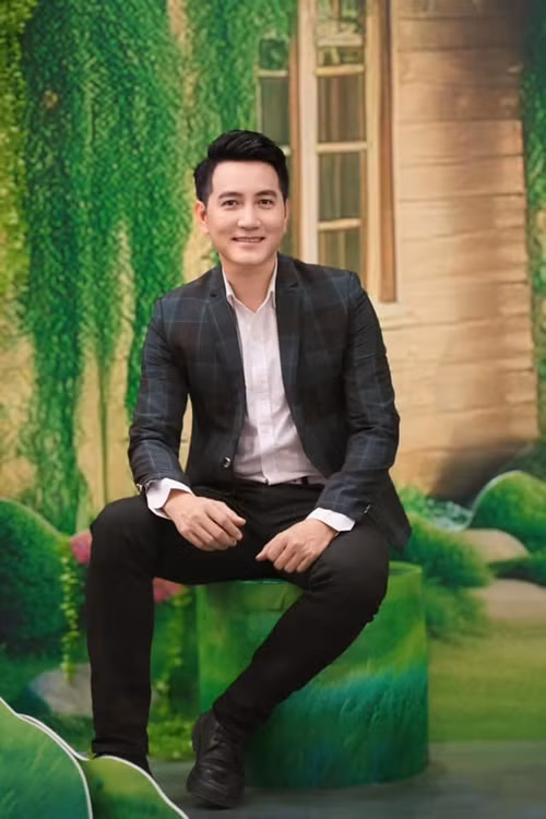 Phi Hùng cho rằng anh đủ kiên nhẫn để chờ đợi một cuộc hôn nhân hoàn mỹ, không có những rủi ro hay ẩn chứa rủi ro.