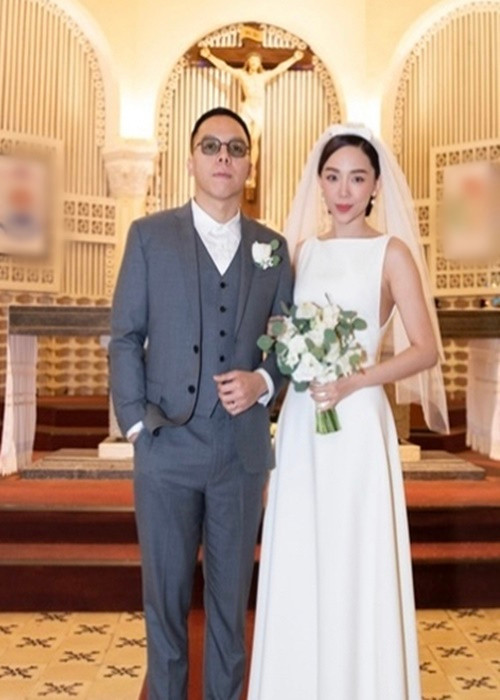 Sau hôn lễ, Tóc Tiên cho biết, vợ chồng cô giữ kín chuyện riêng tư vì cả hai đều không muốn đem hào nhoáng sân khấu vào cuộc sống đời thường cũng như muốn khán giả yêu thương bằng chính cống hiến nghệ thuật. Ảnh: FB Tóc Tiên.