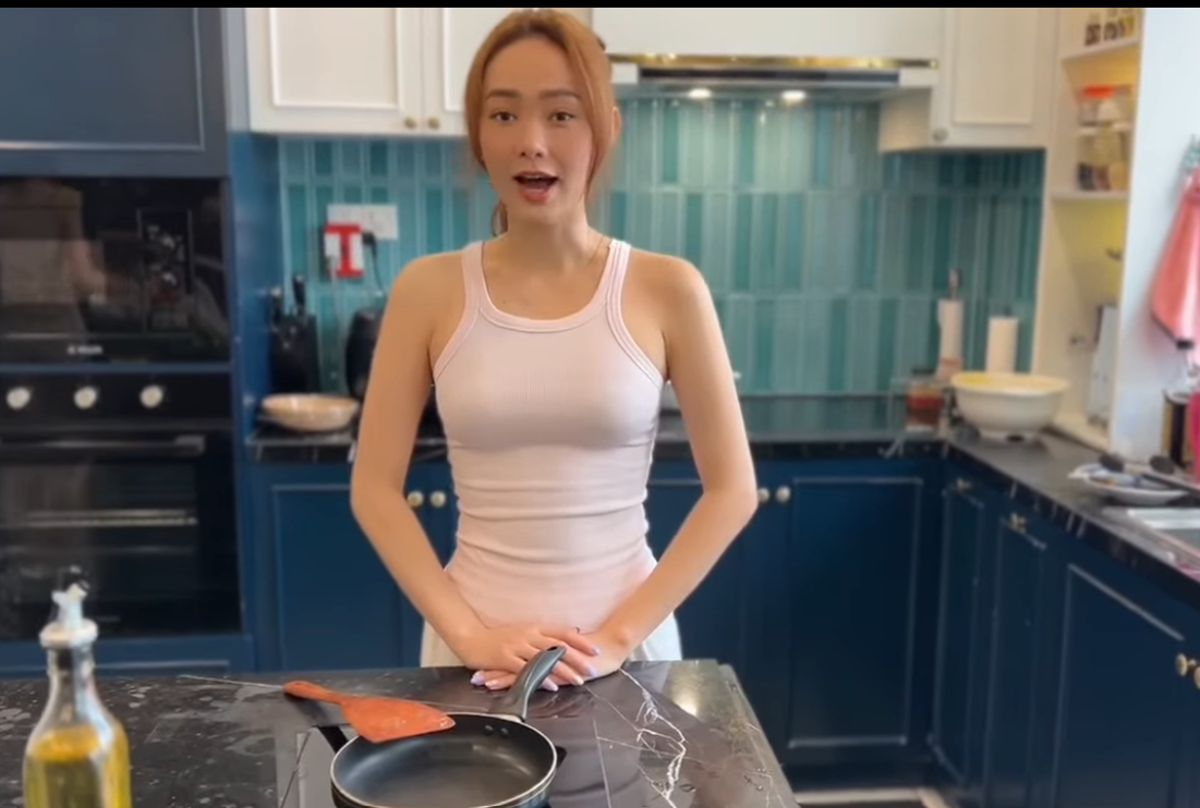 Dù bận rộn đến mấy, Minh Hằng vẫn về nhà nấu cơm cho chồng con. Trên trang cá nhân, cô thường xuyên khoe những món ăn tự tay làm.