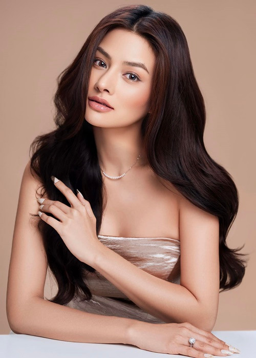 Chân dài công khai thông tin ly hôn để tránh cho tất cả những tình huống khó xử cho người trong cuộc.