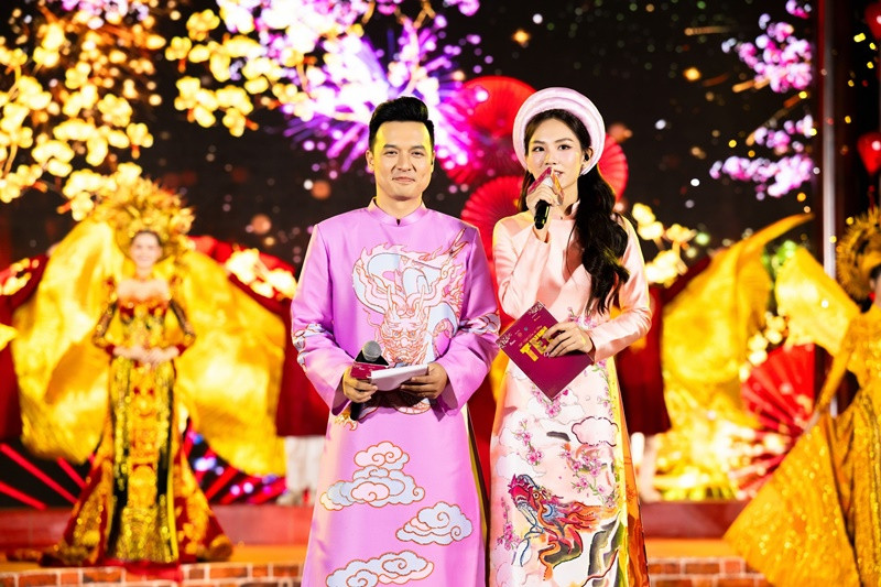 Sau khi giành vương miện, Hoa hậu Mai Phương thử sức làm MC sự kiện, chương trình. Ảnh: FB Mai Phương.