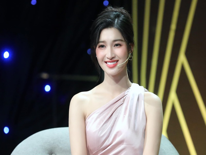 Phương Nhi sinh năm 2002, là á hậu 2 cuộc thi Miss World Vietnam 2022. Cô góp mặt trong nhiều sự kiện giải trí, chương trình. Ảnh: FB Phương Nhi.