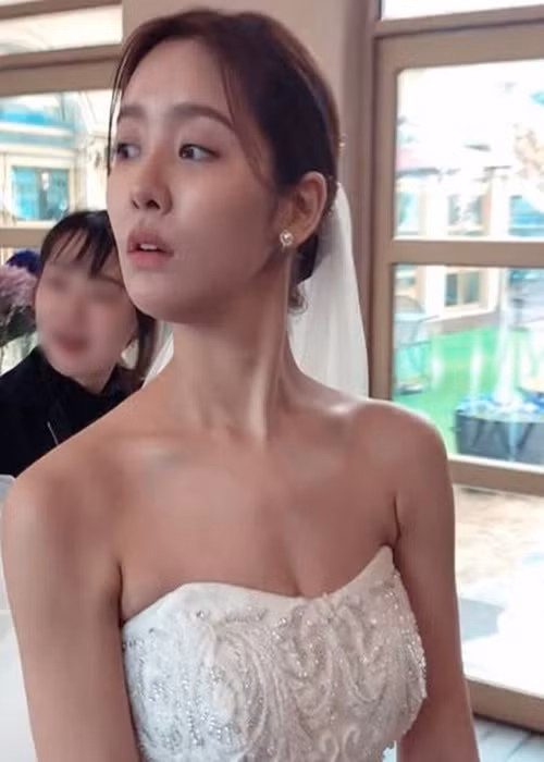 Dù đóng vai phụ trong The Glory, nữ diễn viên sinh năm 1990 vẫn được nhiều khán giả chú ý. Ảnh: SNS.