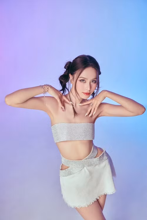 Ngọc Hằng chia sẻ trên Giao Thông: "Bên cạnh việc ăn chay, tôi duy trì thói quen tập thể dục mỗi ngày, ăn uống điều độ và quan trọng là cảm thấy rất ngon miệng khi dùng chay, hoàn toàn không có cảm giác bản thân đang phải ăn chay mà chỉ đơn giản là đang dùng chay". Ảnh: FB Ngọc Hằng.