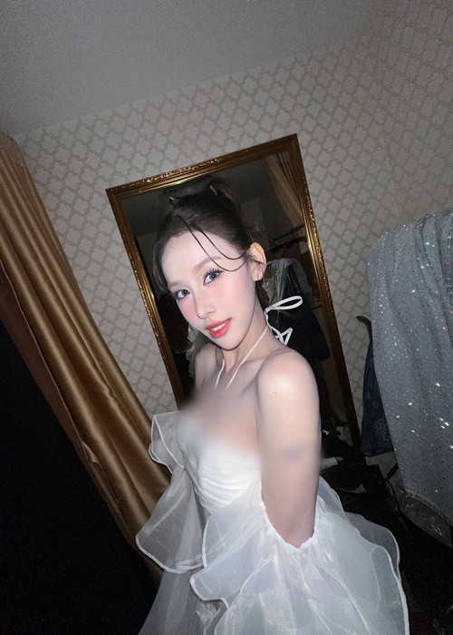 Ngọc Hằng "lột xác" quyến rũ, cá tính từ năm 2024. Ảnh: FB Ngọc Hằng.