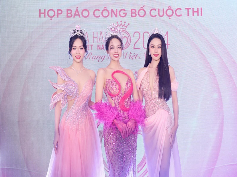 Cô còn đoạt danh hiệu Á hậu 2 Hoa hậu Liên lục địa 2023. Ảnh: FB Ngọc Hằng.