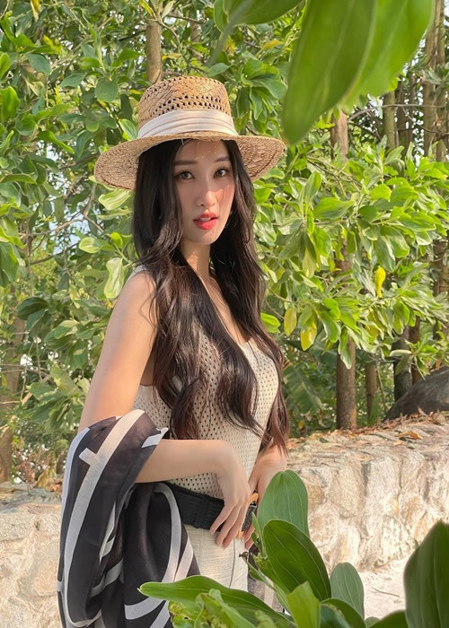 Người hâm mộ khen Phương Nhi có nét đẹp giống Quan Vịnh Hà - nàng Cát Tường trong Như Ý Cát Tường ngày còn trẻ.