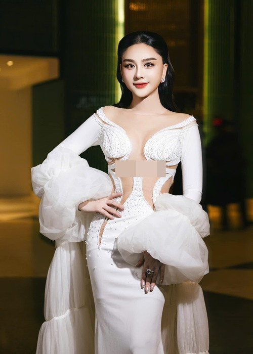 Lâm Khánh Chi hiện tại sở hữu gương mặt nhỏ nhắn, vóc dáng thon gọn. Ảnh: FB Lâm Khánh Chi.