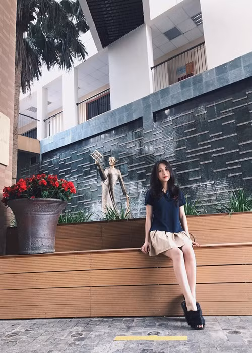 Thùy Linh thi thoảng nhắc đến K-ICM trên mạng xã hội. Ảnh: FB Thùy Linh.