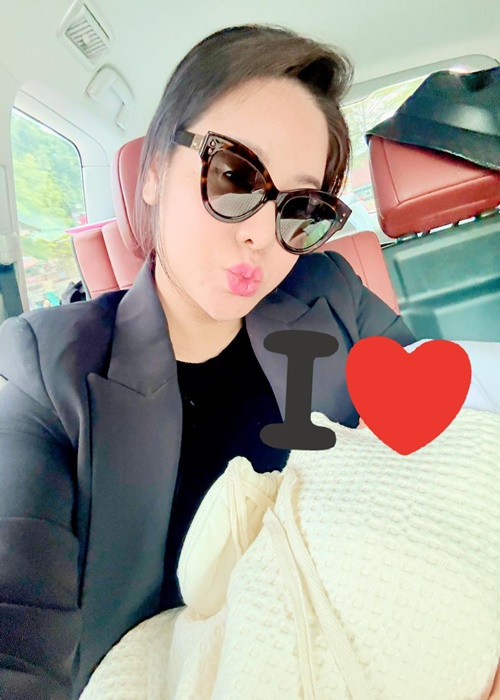 Diễn viên, ca sĩ Nhật Kim Anh sinh con gái Julia cách đây ít ngày. Mới đây, người đẹp đón ái nữ trở về nhà.