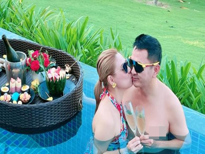 Vợ chồng Thanh Thảo tận hưởng những chuyến du lịch xa cùng nhau. Ảnh: FB Thanh Thảo.