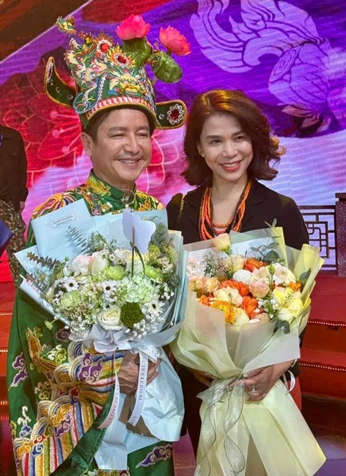 Ban gai kem 18 tuoi den ung ho Chi Trung dien Tao quan 2025