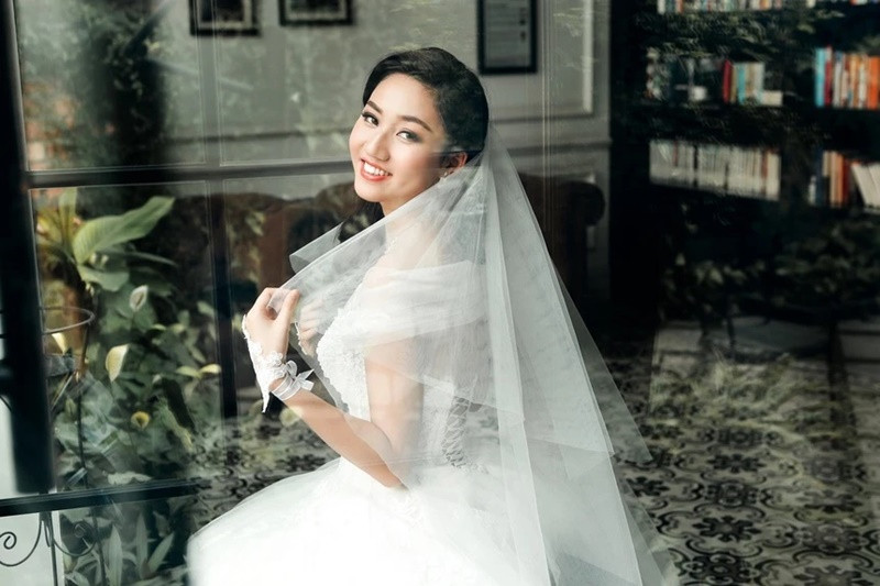 Thời điểm lấy chồng, Trà My ở tuổi 24, giành danh hiệu Á hậu 1 cuộc thi Hoa hậu Hoàn vũ Việt Nam 2015 được 5 tháng. Ảnh: Znews.