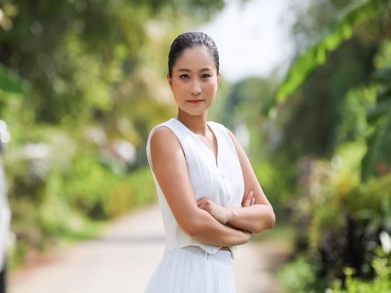 Bạn gái nghệ sĩ Việt Anh là diễn viên. Tháng 11/2024, cô chia sẻ hình ảnh ghi hình cho một vai phụ trong phim Chuyện quê mình. Ảnh: FB C.C.