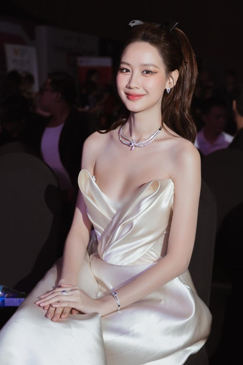 Hoa hậu Liên lục địa 2022 còn có học vấn "khủng". Ảnh: FB Bảo Ngọc.