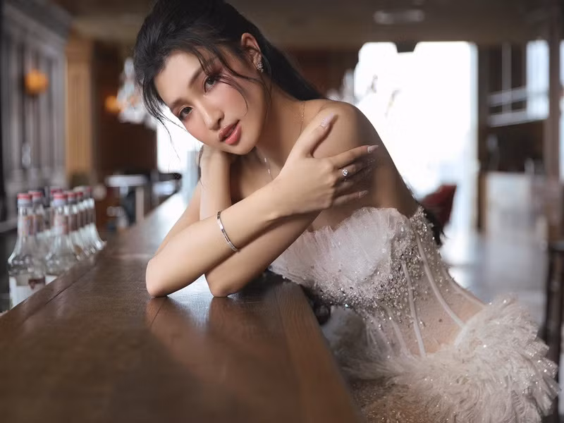 Tạm thời "ở ẩn", Phương Nhi vẫn gây chú ý khi dừng chân top 20 đề cử giải thưởng Nhan sắc vượt thời gian 2023 của chuyên trang sắc đẹp Missosology. Ảnh: FB Phương Nhi.