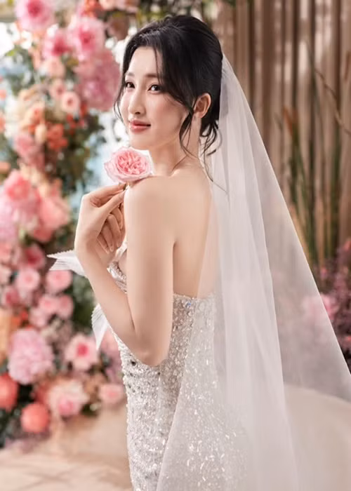 Từ tháng 4/2024 đến nay, Phương Nhi không tham gia sự kiện và ít cập nhật thông tin, hình ảnh bản thân trên mạng xã hội. Ảnh: FB Phương Nhi.