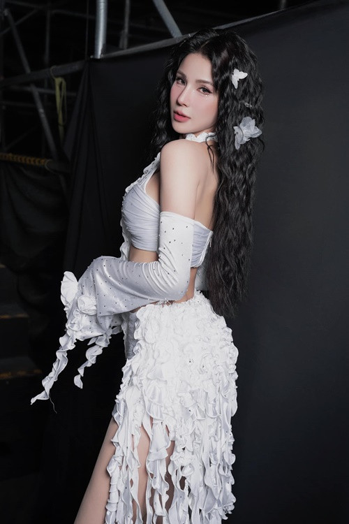 “Bạn trai mới của tôi tử tế và có trách nhiệm”, Diệp Lâm Anh nói thêm. Ảnh: FB Diệp Lâm Anh.