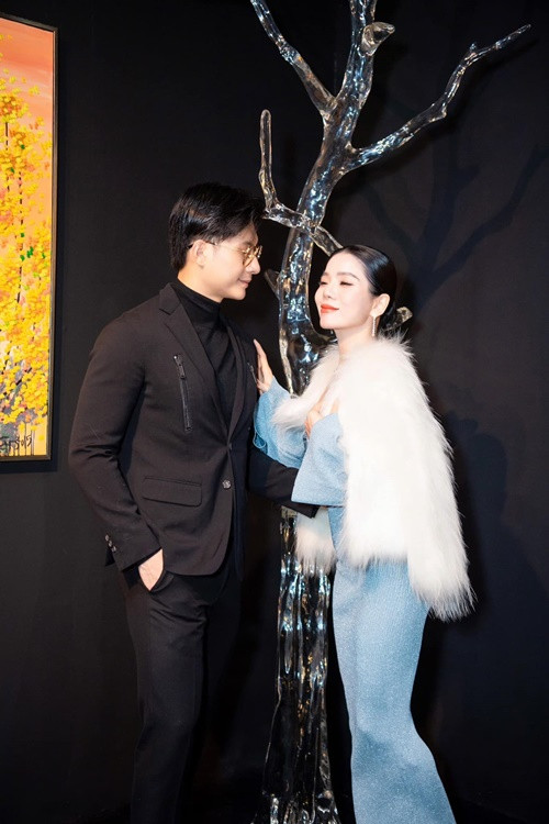 Lâm Bảo Châu liên tục bị antifan “công kích” vì sự chênh lệch tuổi tác lẫn sự nghiệp giữa anh và Lệ Quyên. Có lần, khi Lâm Bảo Châu bị antifan nói “ăn bám”, Lệ Quyên lên tiếng: "Bạn Lâm Bảo Châu ơi chắc mỗi tháng làm báo cáo tài chính cho các thánh ăn không ngồi rồi khỏi thắc mắc bạn làm gì kiếm tiền nha”. Ảnh: FB Lệ Quyên.