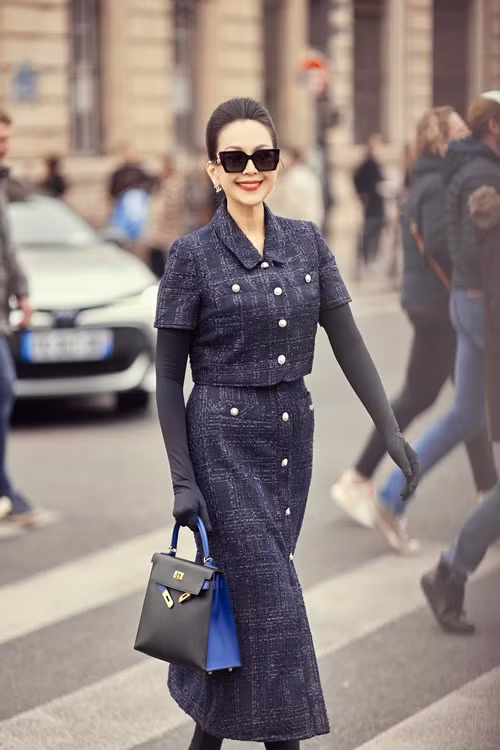 Diễm My 6x ăn mặc sang trọng mỗi khi xuống phố. Ảnh: FB Diễm My.