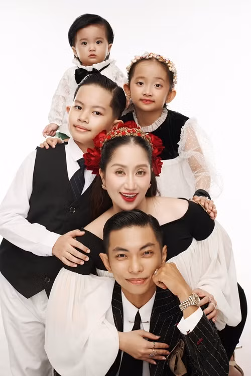 Kubi và Anna không chỉ đáng yêu mà còn có năng khiếu dancesport. Ảnh: FB Khánh Thi Phan Hiển.