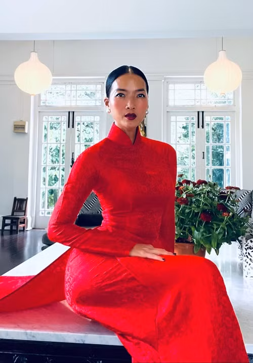 Mỗi dịp lễ Tết, Bằng Lăng thường diện áo dài chụp ảnh. Ảnh: FB Bằng Lăng.