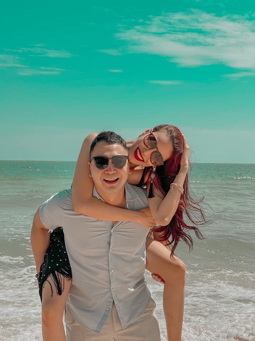 Đến nay, chưa có bất kì điều tiếng nào về mối quan hệ giữa Lan Khuê và gia đình chồng. Ảnh: FB Tuấn John.