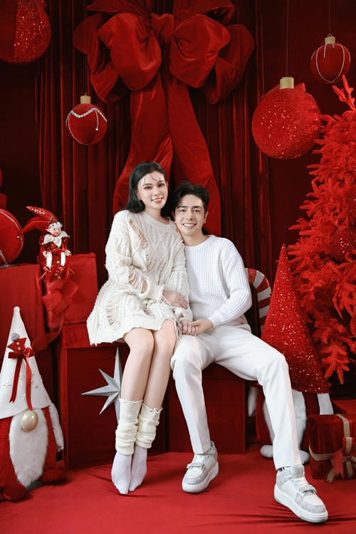 Sau 1 lần đò, có cậu con trai riêng Henry, ca sĩ Thu Thủy làm đám cưới với Kin Nguyễn vào năm 2019. Cả hai chênh nhau 10 tuổi. Ảnh: FB Thu Thủy.