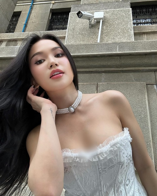 Sĩ Thanh ăn chay vì ngon miệng, lành mạnh. Mỗi tháng, người đẹp cho phép bản thân ăn mặn vài ngày như những buổi hội họp bạn bè.