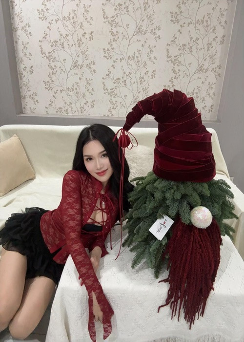 Sĩ Thanh tận hưởng cuộc sống độc thân vui vẻ ở tuổi 39.