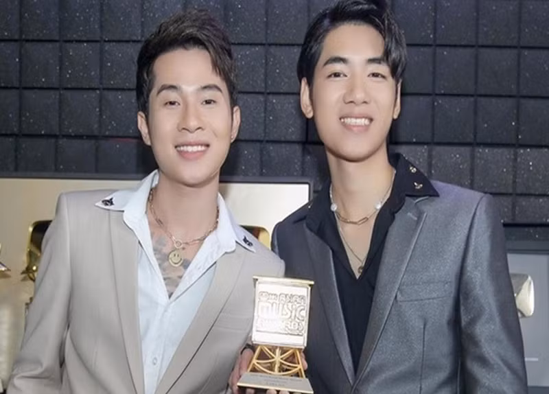 Jack đoạt nhiều giải thưởng. Cụ thể, năm 2019, anh cùng K-ICM nhận giải thưởng Best new asian artist Vietnam (Nghệ sĩ mới xuất sắc nhất tại Việt Nam) tại lễ trao giải Mnet Asian Music Award - MAMA 2019, Gương mặt mới xuất sắc tại Làn Sóng Xanh 2019. Ảnh: Znews.