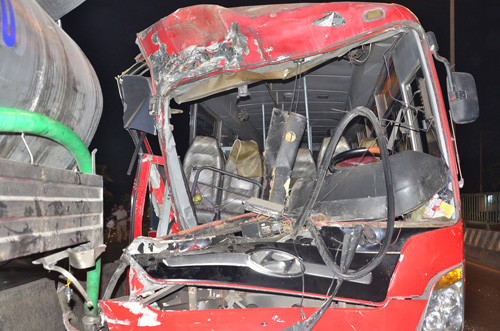 TNGT kinh hoang, hang chuc cong nhan thuong vong-Hinh-3