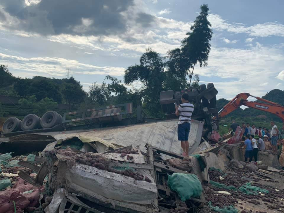 Tai nan giao thong o Son La: 3 nguoi bi thuong nang
