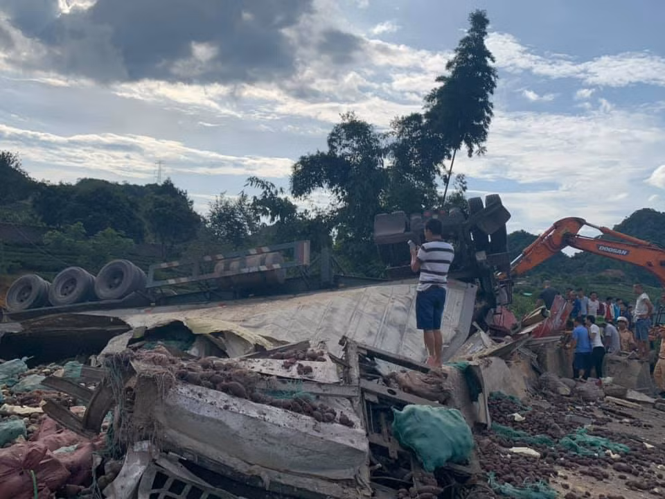 Tai nan giao thong o Son La: 3 nguoi bi thuong nang