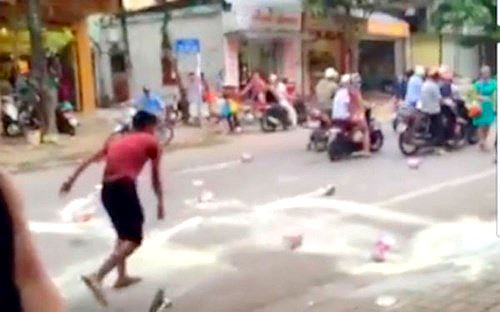 Man “pha an” tu xa cua luat su cuu nguy cho ong bo “bim sua”