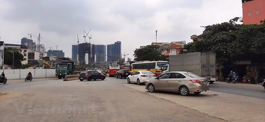 Cận cảnh cây cầu cạn nghìn tỷ giúp đường Phạm Văn Đồng hết ùn tắc - Hình 10 Can canh cay cau can nghin ty giup duong Pham Van Dong het un tac-Hinh-10