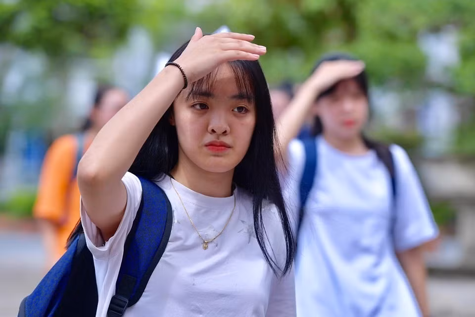 Thí sinh Nguyễn Hồng Ngân dự đoán sẽ được 7 điểm môn Văn. Ảnh Lao Động