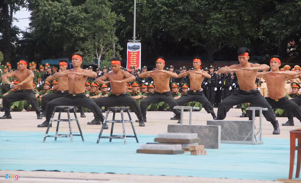 Ngat ngay voi ve dep rang ngoi nhu hot girl cua nhung 