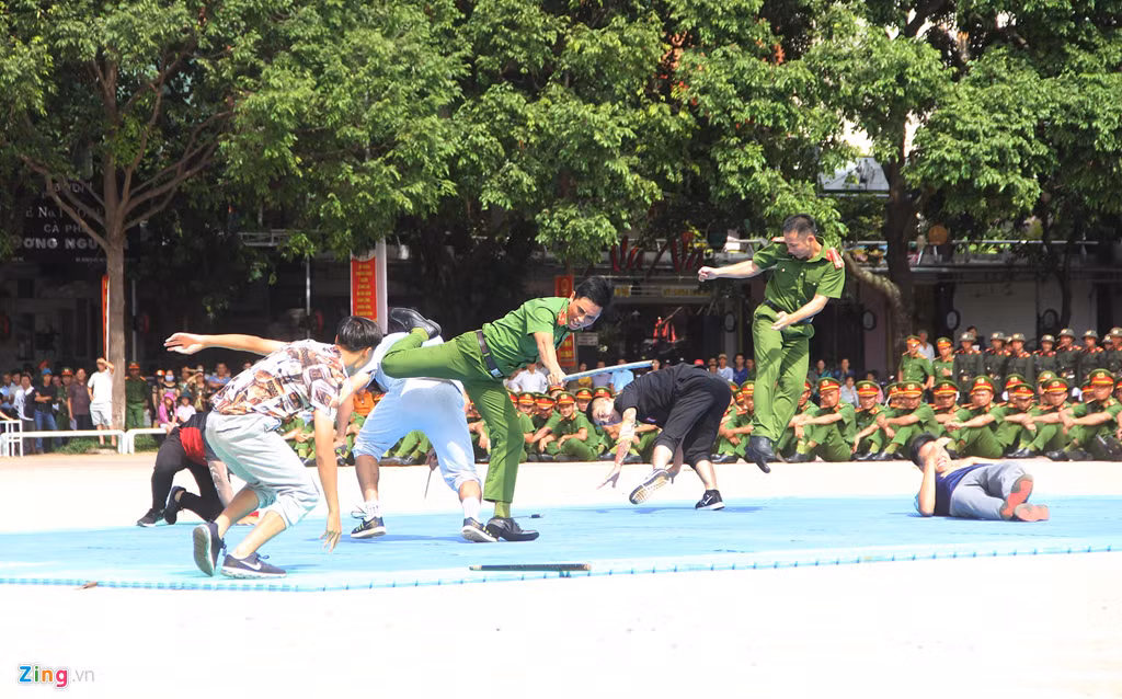 Ngat ngay voi ve dep rang ngoi nhu hot girl cua nhung 