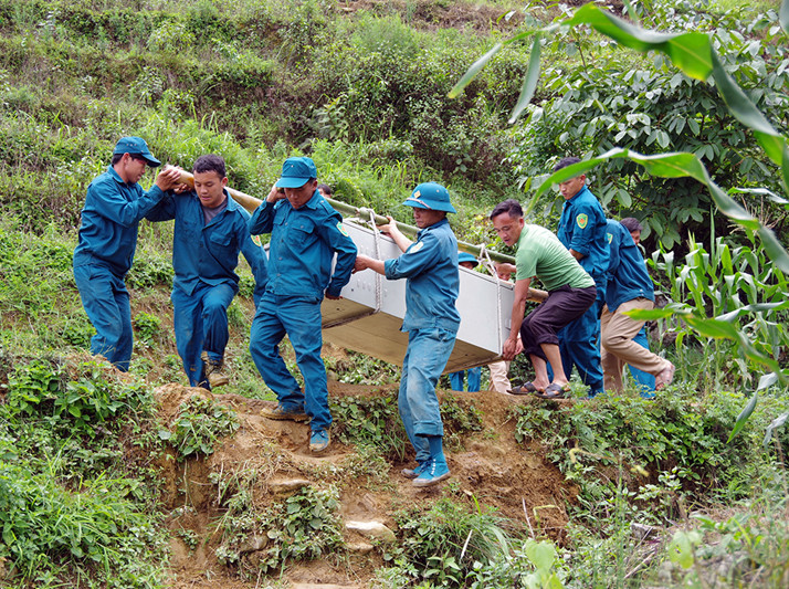 Máy phát điện công suất lớn được huy động để hỗ trợ công tác cứu hộ