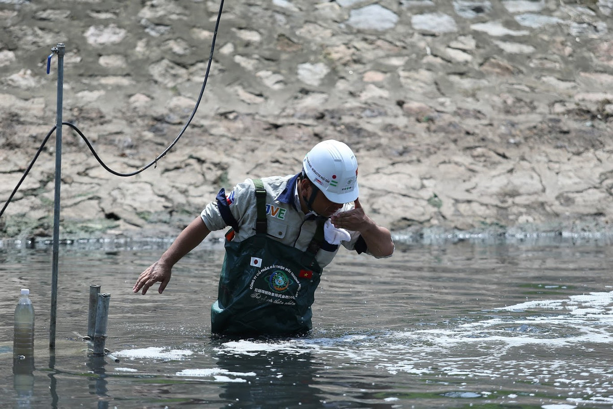 Mùi hôi thối của nước sông Tô Lịch đã giảm nhiều so với trước đó.