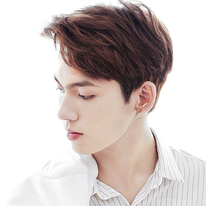 Chàng trai Quảng Ninh sắp bước vào kỳ thi THPT quốc gia 2019 hiện sở hữu trang cá nhân có hơn 360.000 người theo dõi. Cậu mơ ước trở thành diễn viên điện ảnh trong tương lai.