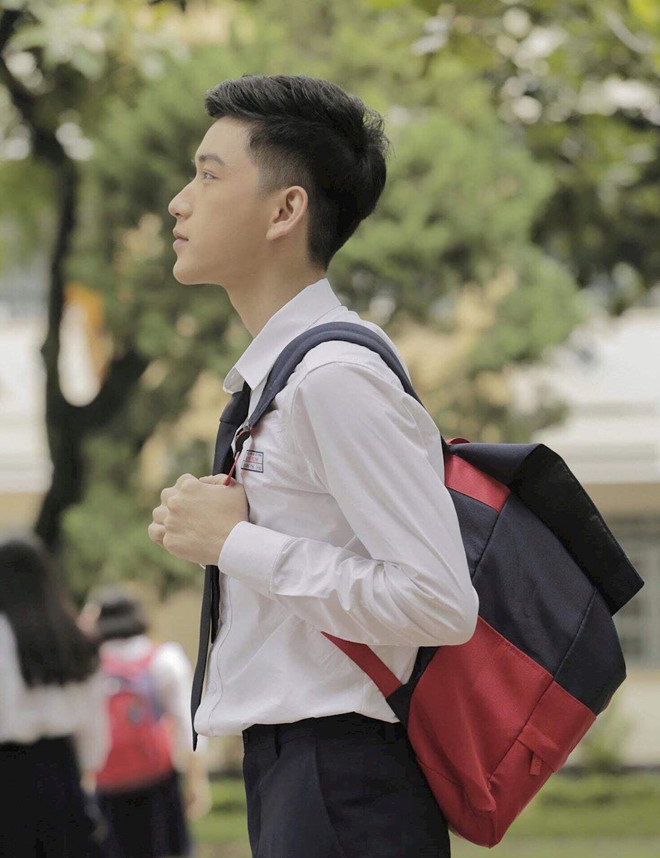 Hiện Nguyễn Tuấn Việt có gần 40.000 người theo dõi trang cá nhân. 10X ước mơ trở thành tiếp viên hàng không trong tương lai.